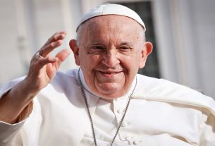 Papa Francisco destitui bispo americano crítico ao acolhimento católico à comunidade LGBTQIA+