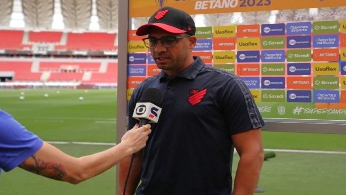 Breno Basso, que estava no Athletico-PR, chega para o lugar de Lucas Piccinato, que deve ir para o Corinthians Foto: Reprodução