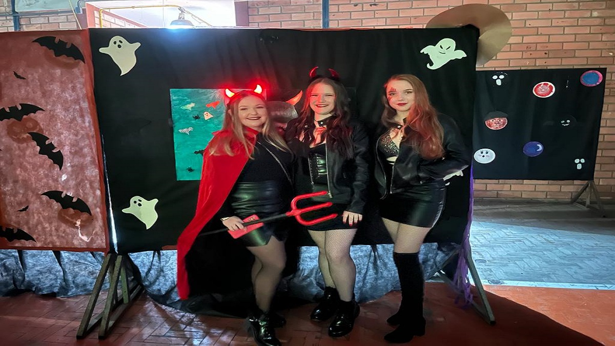 Baile de Halloween foi a sensação do fim de semana na cidade de Mariana Pimentel