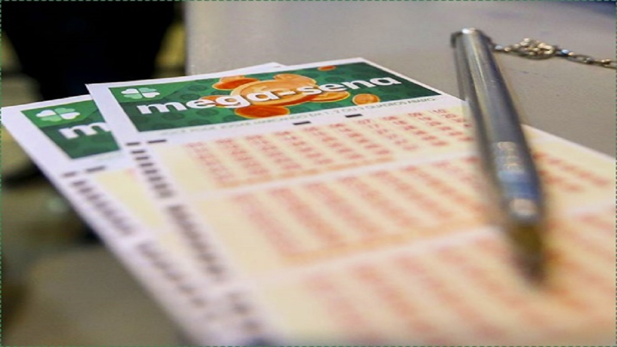 Os números sorteados foram: 06 - 12 - 13 - 20 - 38 – 60. (Foto: Marcelo Camargo/Agência Brasil)