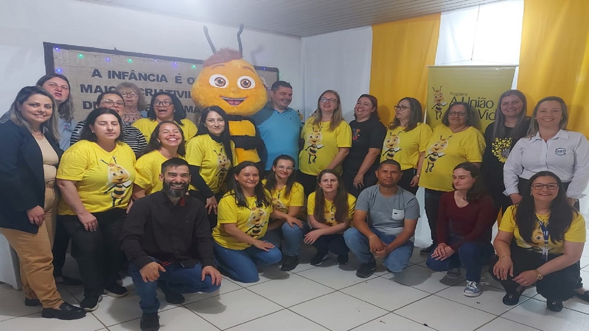 Alunos da escola apresentaram os projetos desenvolvidos durante o programa.
