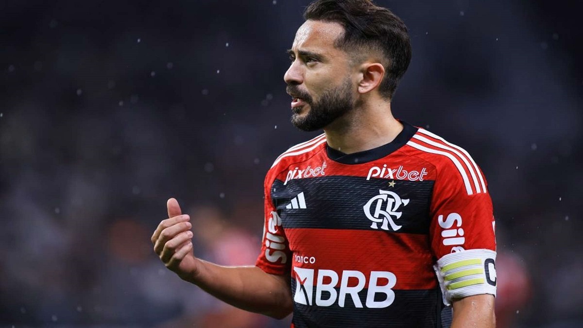 O meia inclusive já teria acertado salários e firmado um acordo de 2 anos de contrato com o Colorado para a próxima temporada.