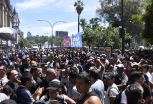 Pelo menos 6 pessoas, sendo 4 homens e duas mulheres, foram detidas. Foto: Reprodução