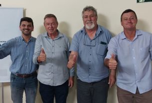 O Prefeito de Mariana Pimentel, Sr. Luiz Renato Mileski Gonczoroski. foi conduzido ao cargo de Presidente