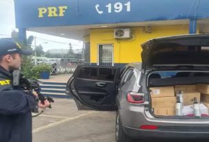 O veículo estava sendo utilizado para o transporte de vinhos importados ilegalmente Foto: Divulgação/PRF