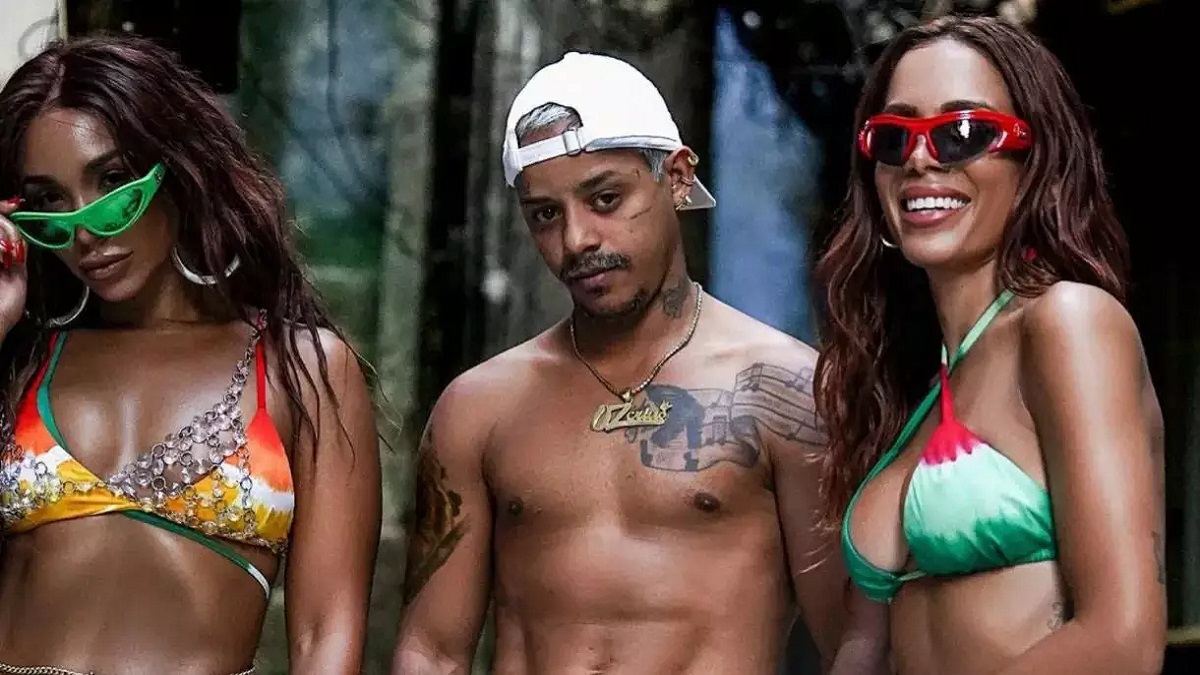 A produção de Anitta (D) contou com a participação da bailarina Aline Maia e o do multiartista Pablinho Fantástico Foto: Reprodução