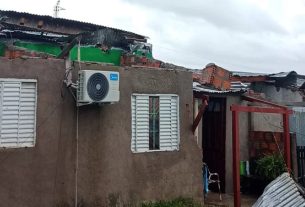 Rajada de vento arrancou telhado de residência na Fronteira | Foto: Micaela Lima / Divulgação SCC TV-TV/RD