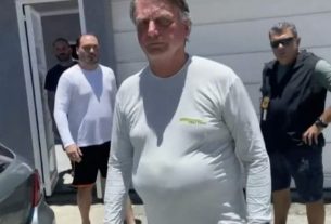 Carlos Bolsonaro, o ex-presidente Jair Bolsonaro, o deputado federal Eduardo Bolsonaro e o senador Flávio Bolsonaro