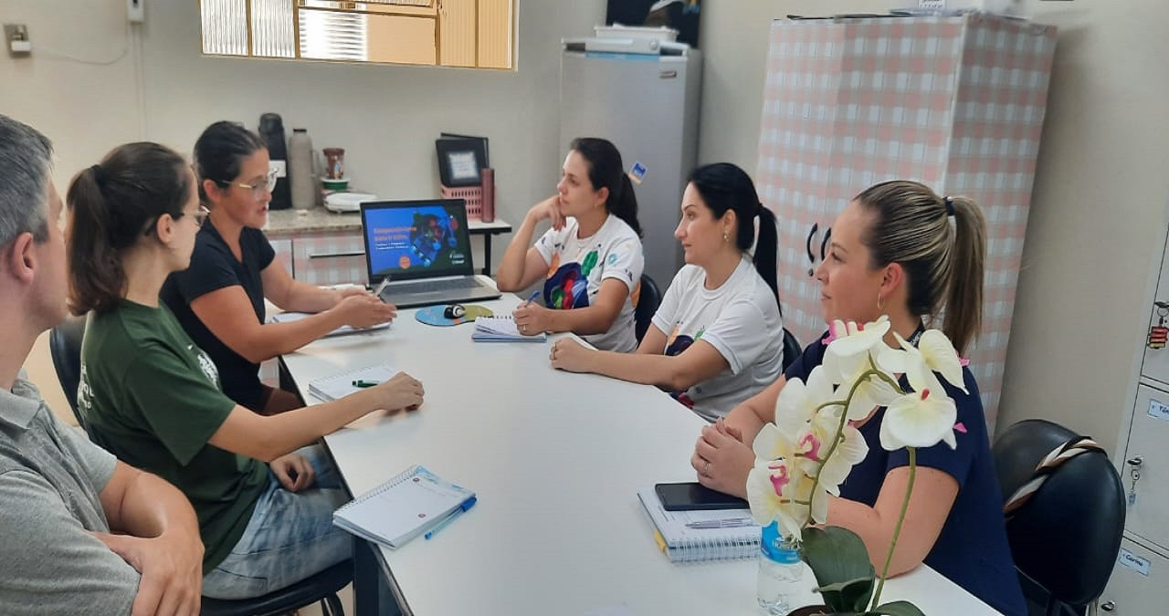 As escolas de Ensino Fundamental Érico Veríssimo, Mahatma Gandhi e João Belchior Marques Goulart serão beneficiadas com os programas.