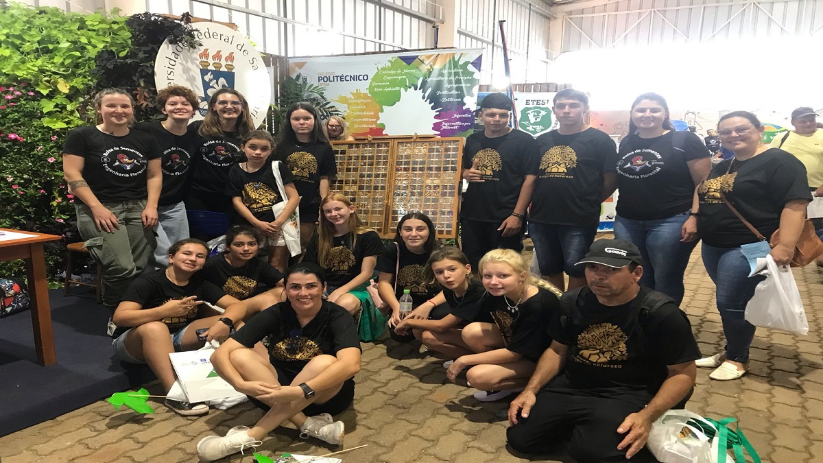 Os estudantes puderam apreciar esta grande Feira do Agronegócio que acontece em Rincão Del Rey na cidade de Rio Pardo