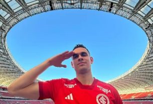 Janela de transferências fecha hoje… - Veja mais em https://www.uol.com.br/esporte/futebol/ultimas-noticias/2024/03/07/janela-de-transferencias-fecha-hoje-quem-seu-time-ainda-tenta-contratar.htm?cmpid=copiaecola