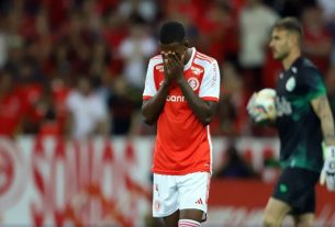 Robert Renan, um dos reforços do Colorado neste ano, desperdiçou penalidade contra o Juventude