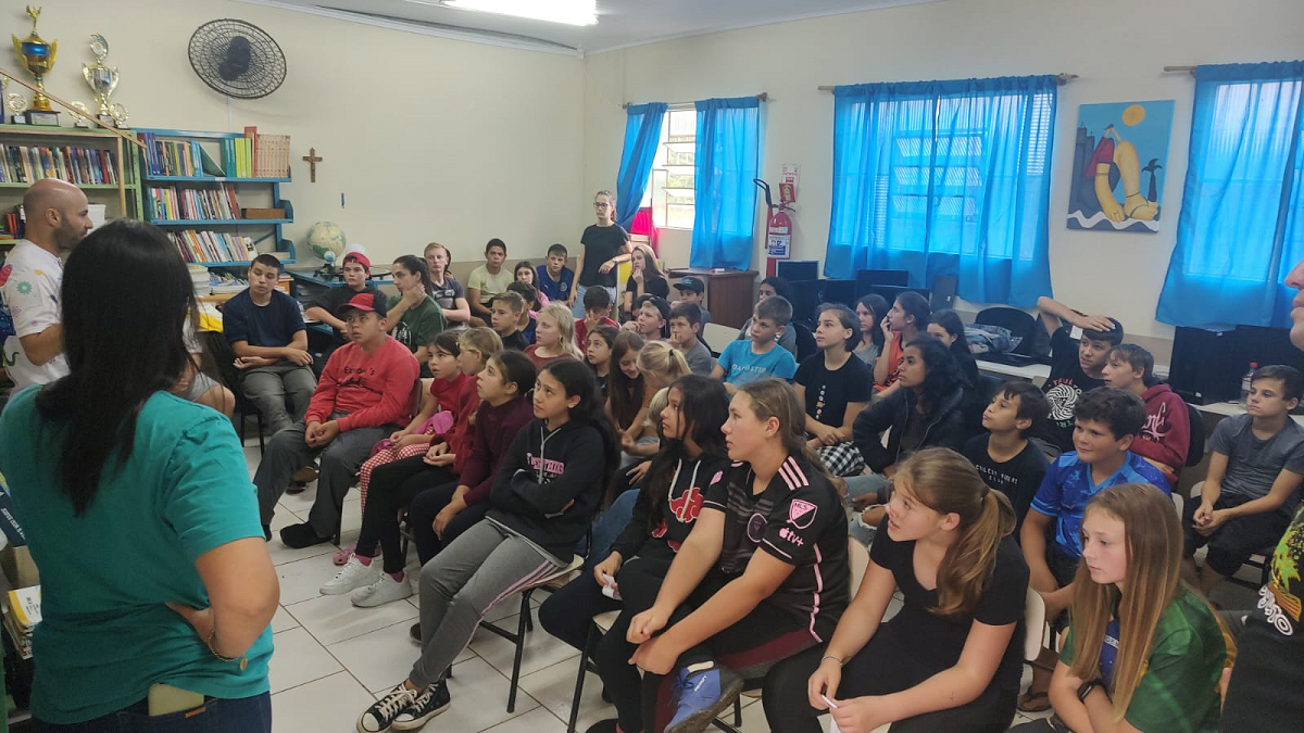 Programa é uma parceria da SMED com a Cooperativa Sicredi Interestados