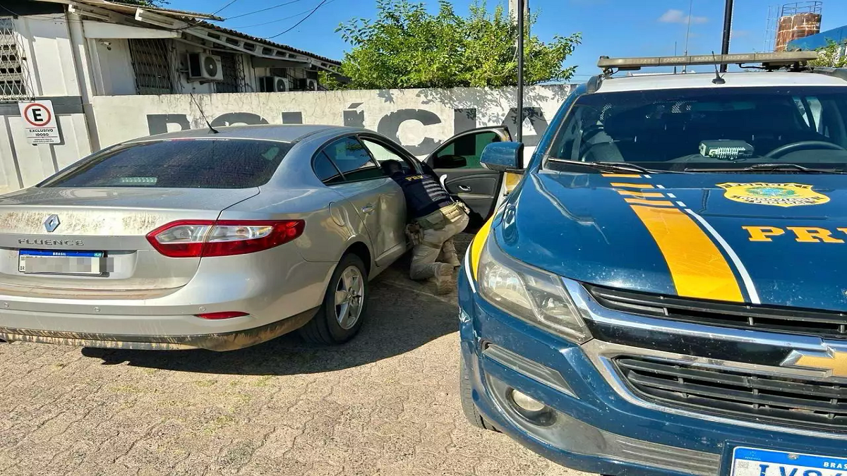 O motorista, de 31 anos, viajava com a esposa e a filha de cinco meses. Ele disse que estavam indo fazer compras em Porto Alegre Foto: PRF/Divulgação