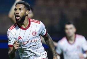 Wesley comemora gol anotado contra o Internacional Alexandre Schneider/Getty Images