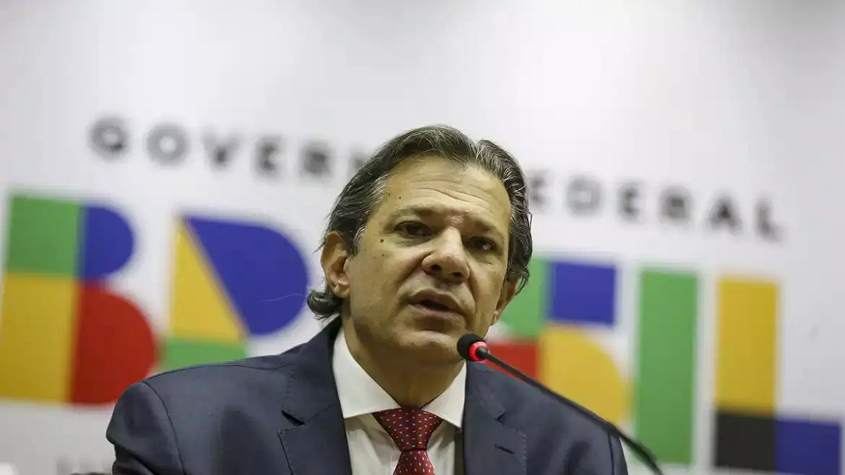 Haddad disse estar confiante em um acordo para resolver o impasse entre os Poderes Executivo, Legislativo e Judiciário