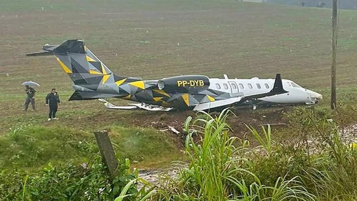 Sem ferimentos, passageiros e tripulantes saíram da aeronave sem necessidade de ajude. (Foto: Aeroin.net)