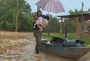 Os temporais que atingem o Rio Grande do Sul desde segunda-feira (29) já causaram estragos em 65 cidades.