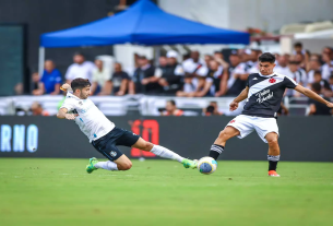 As duas equipes se enfrentaram no estádio São Januário