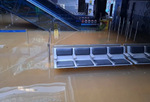 Inundação chegou ao interior do Aeroporto Salgado Filho, em Porto Alegre