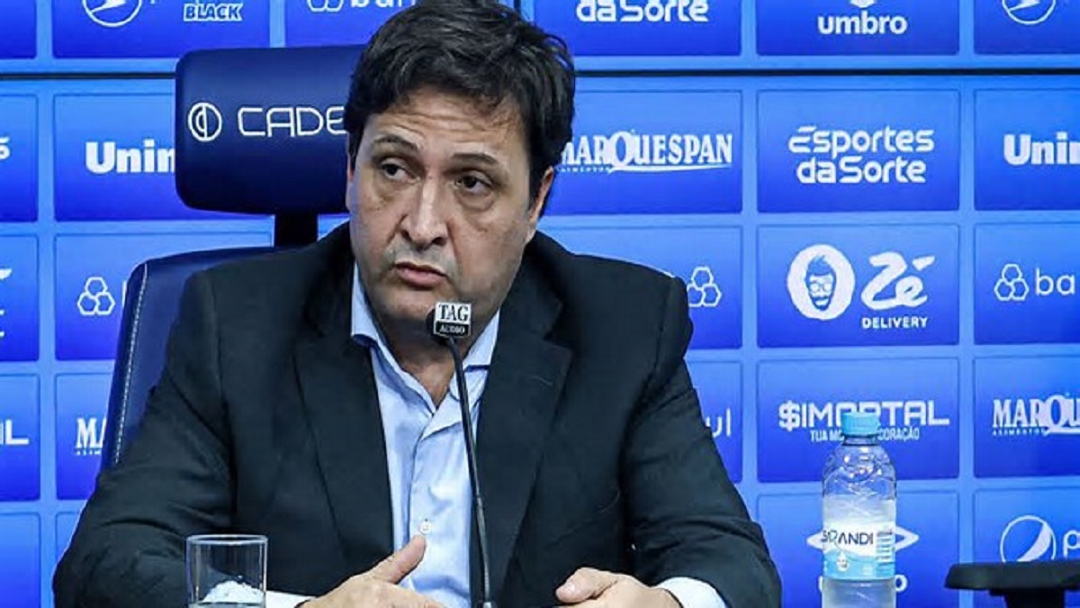 Presidente do Grêmio em coletiva.