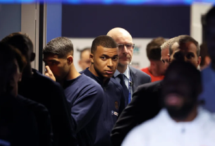 Mbappé é um atacante que joga no Paris Saint-Germain, da Ligue 1.