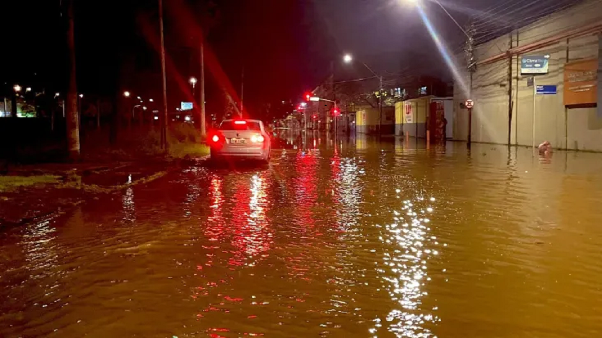 Em Porto Alegre, nível do Guaíba já teve queda, mas a situação ainda é preocupante Foto: Reprodução