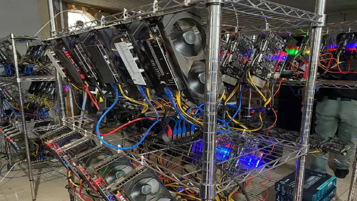 A Polícia Civil apreendeu todos os equipamentos, avaliados preliminarmente em mais de meio milhão de reais.