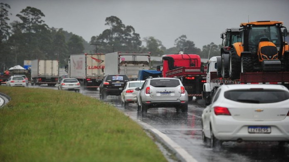 Ao todo, há 31 interrupções em vias federais e 58 em estaduais