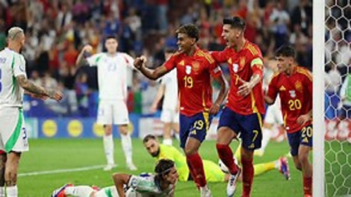 Grupos B e C fizeram a segunda rodada na competição, com Eslovênia x Sérvia, Dinamarca x Inglaterra e Espanha x Itália