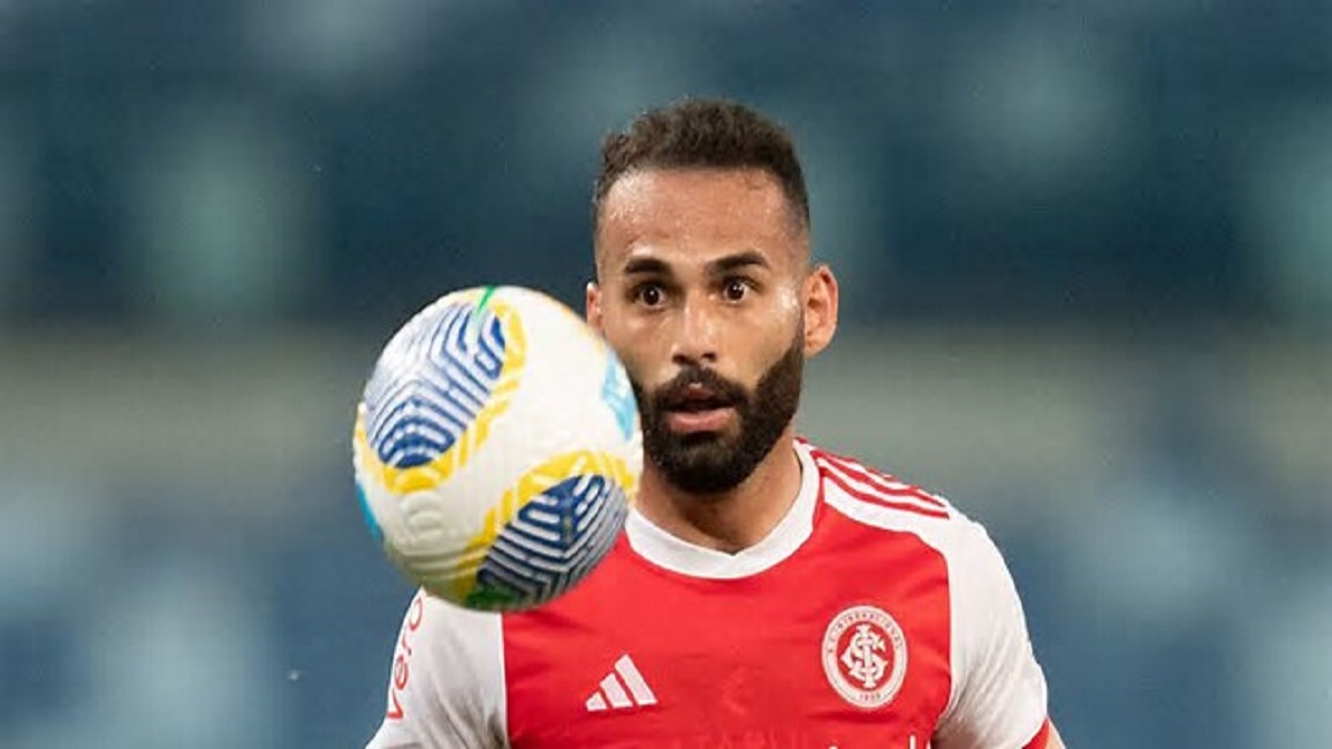 Depois de duas vitórias seguidas no Brasileirão, o Colorado acabou perdendo para o Atlético-MG na última quarta (26)