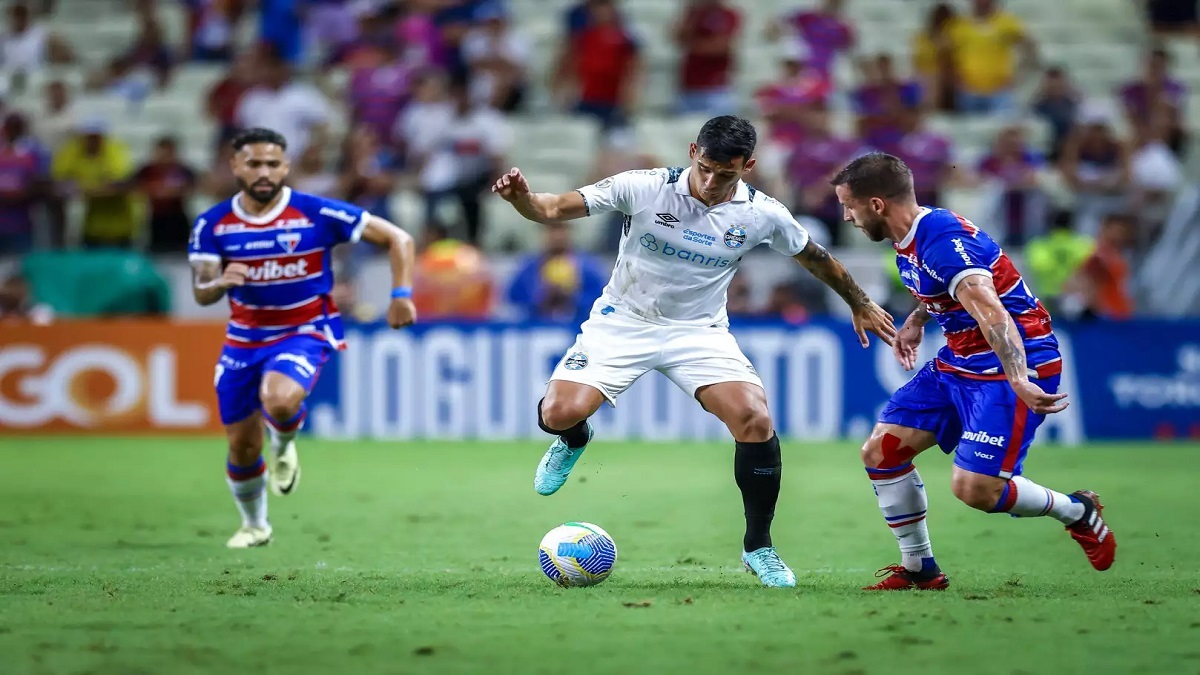 O gol da partida foi marcado por Lucero, de pênalti.