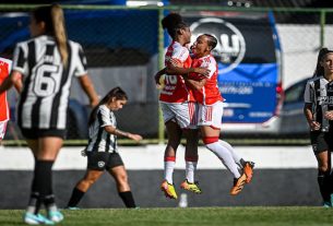 Inter vence duelo direto contra o rebaixamento, afunda o Botafogo e respira no Brasileirão © CBF