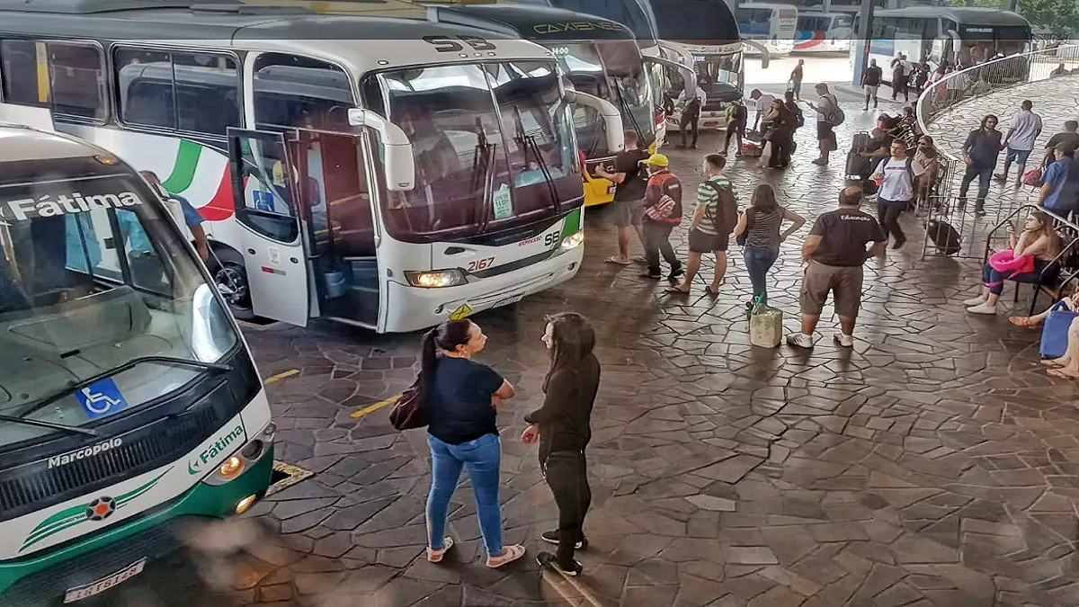 O Rio Grande do Sul ainda sofre com os efeitos da pior catástrofe de sua história, com desafios econômicos, sociais e ambientais associados às enchentes de maio