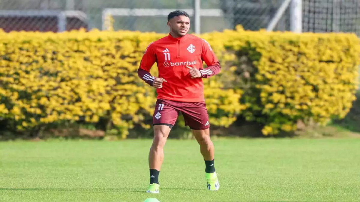 Atacante Wanderson (foto) pode fazer estreia sob o comando de Roger Machado no domingo (04), contra o Palmeiras