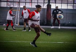 Apesar de ter sido relacionado e realizar treinos com o elenco principal, Yago Noal (foto), de 17 anos, ainda não estreou profissionalmente pelo Inter