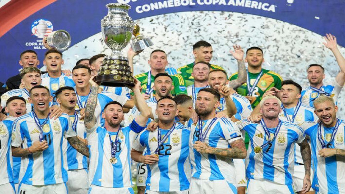 A seleção argentina foi campeã da Copa América 2024 na madrugada da última segunda-feira, dia 15 de julho. Foto: Rebecca Blackwell/AP