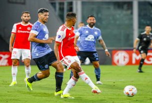 Após a partida, entretanto, outro assunto chamou a atenção dos Colorados.