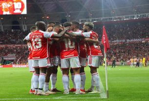 No Beira-Rio, Inter bate o Vitória por 3 a 1 e vai ao 7º lugar no Brasileirão