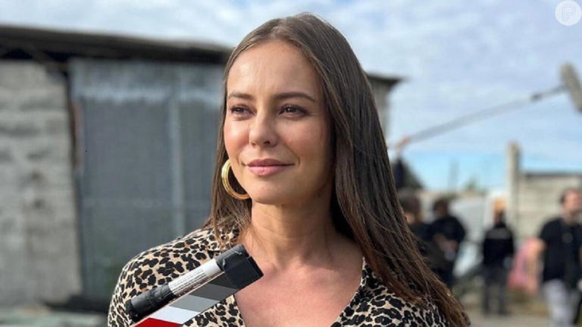 Criticada e cobrada por um corpo perfeito