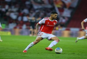 Meio-campista vive um grande momento no time de Porto Alegre e uma preocupação chegou aos torcedores