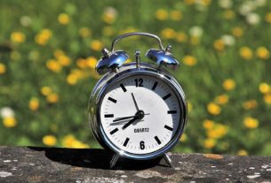 O horário de verão é uma possibilidade real, mas não é um fato porque tem implicações, não só energética, tem implicações econômicas.