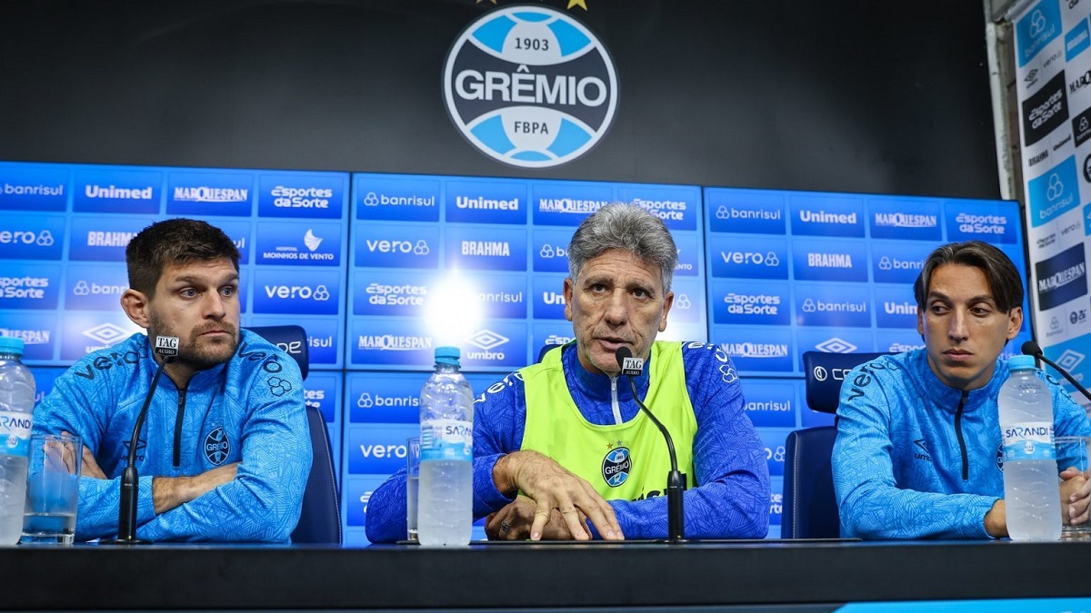 Além da possibilidade de mudança na comissão técnica, o elenco também deverá passar por alterações.