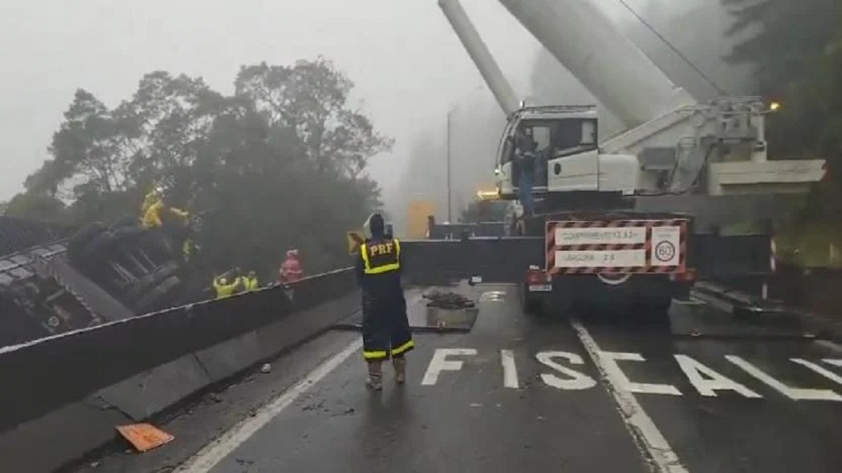 Nove pessoas morreram. A Prefeitura vai apoiar as famílias com o translado das vítimas do acidente.