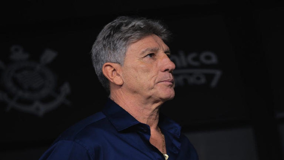 Dois grandes clubes da Série A tentaram me tirar daqui há cerca de três meses