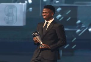 Vini Jr. é eleito o melhor jogador do mundo pelo The Best, da FIFA