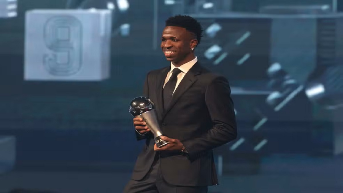 Vini Jr. é eleito o melhor jogador do mundo pelo The Best, da FIFA