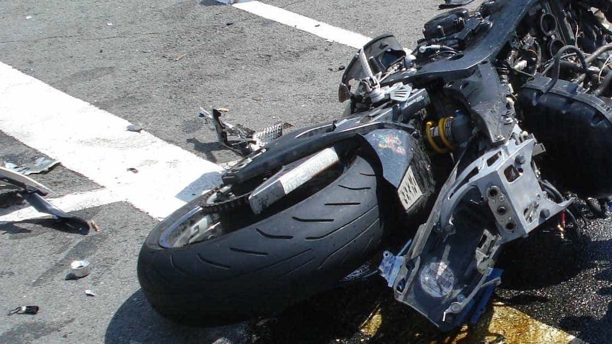 O pai do jogador sofreu um acidente de moto.