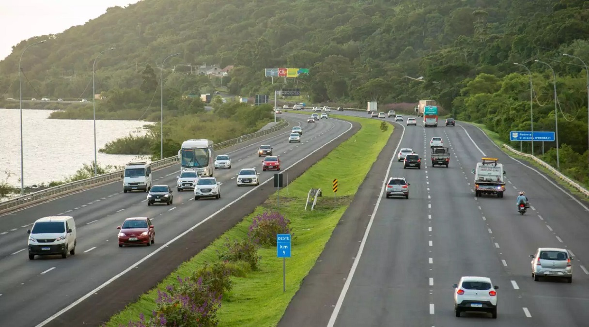 Para a segunda-feira (06), a empresa estima que outros 65 mil automóveis realizem o mesmo trajeto