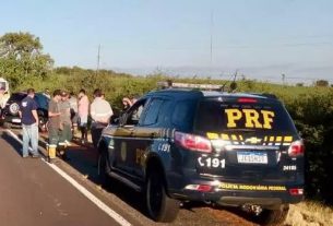 Os policiais rodoviários federais realizaram o levantamento pericial para determinar as causas do acidente.